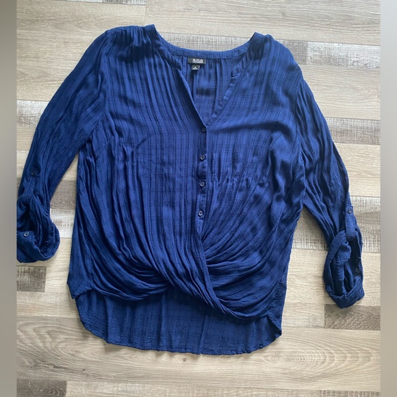 Navy blue top - Picture 1 of 1